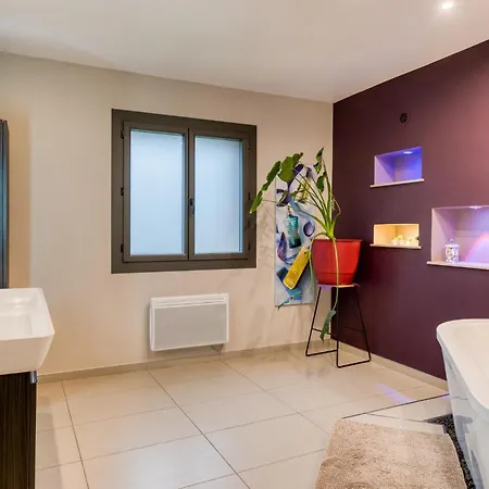 5 Bedroom Gorgeous In Holiday home Ganzeville