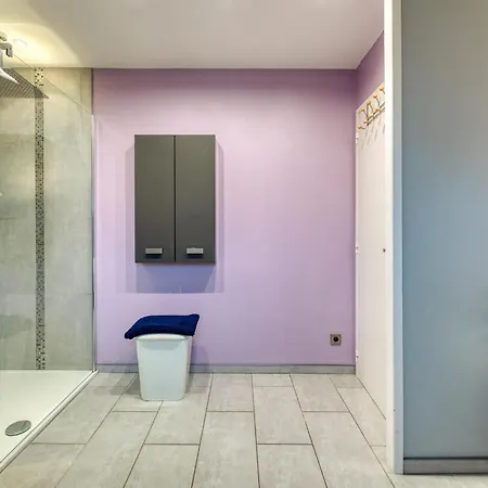 5 Bedroom Gorgeous In *