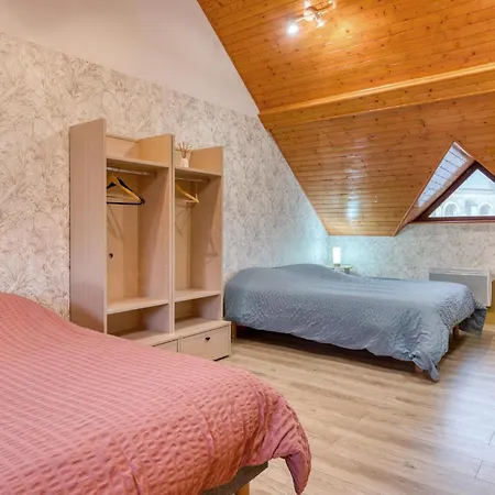 5 Bedroom Gorgeous In Holiday home