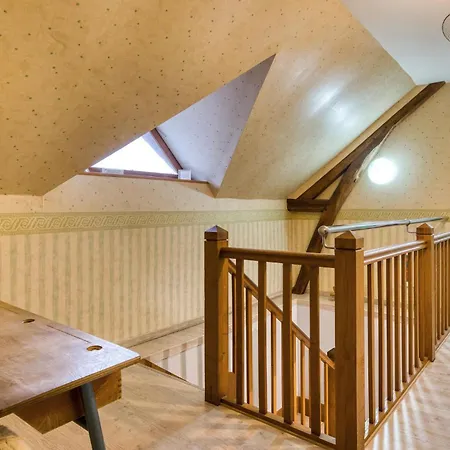 5 Bedroom Gorgeous In *