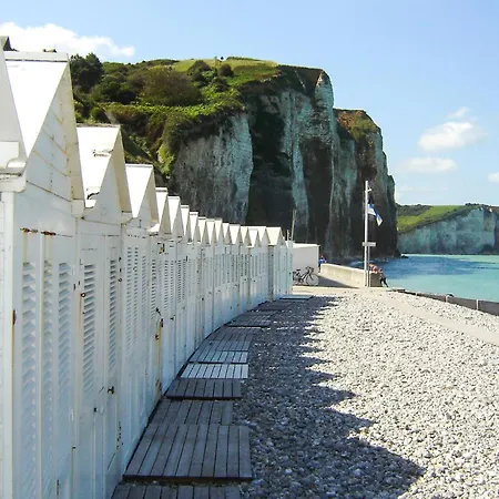 5 Bedroom Gorgeous In Holiday home Ganzeville